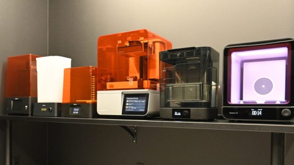 In-house digital lab used to plan and fabricate orthodontic retainers | Eden Dental Office Nagoya